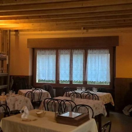Capanna C.A.O. Hotel Брунате Екстериор снимка