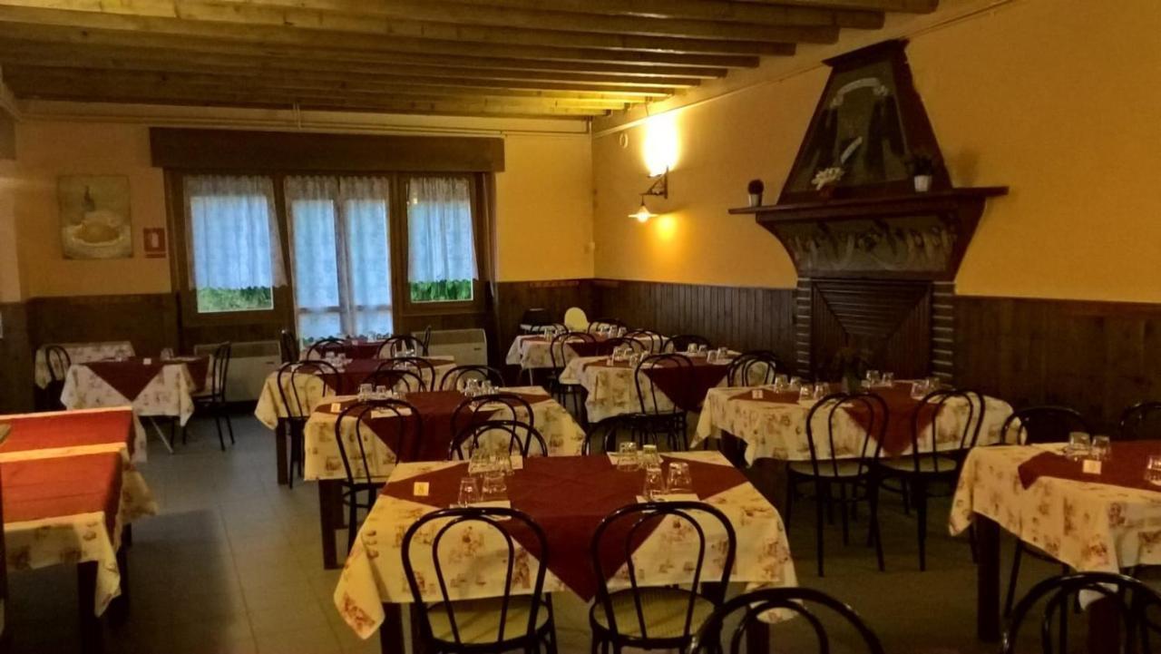 Capanna C.A.O. Hotel Брунате Екстериор снимка