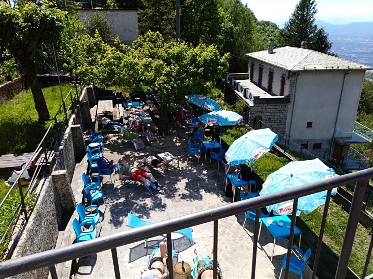 Capanna C.A.O. Hotel Брунате Екстериор снимка