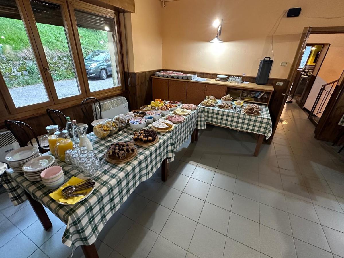 Capanna C.A.O. Hotel Брунате Екстериор снимка