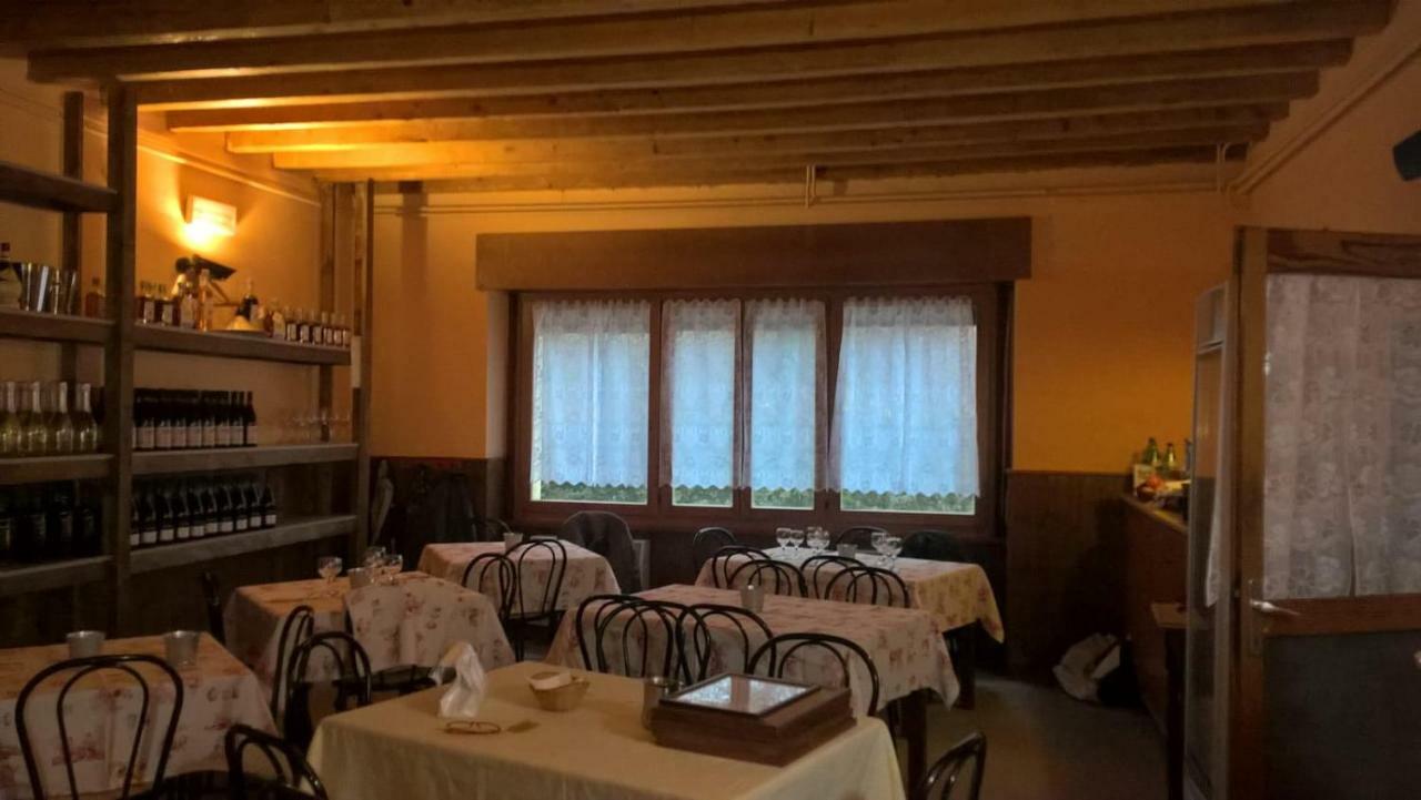 Capanna C.A.O. Hotel Брунате Екстериор снимка