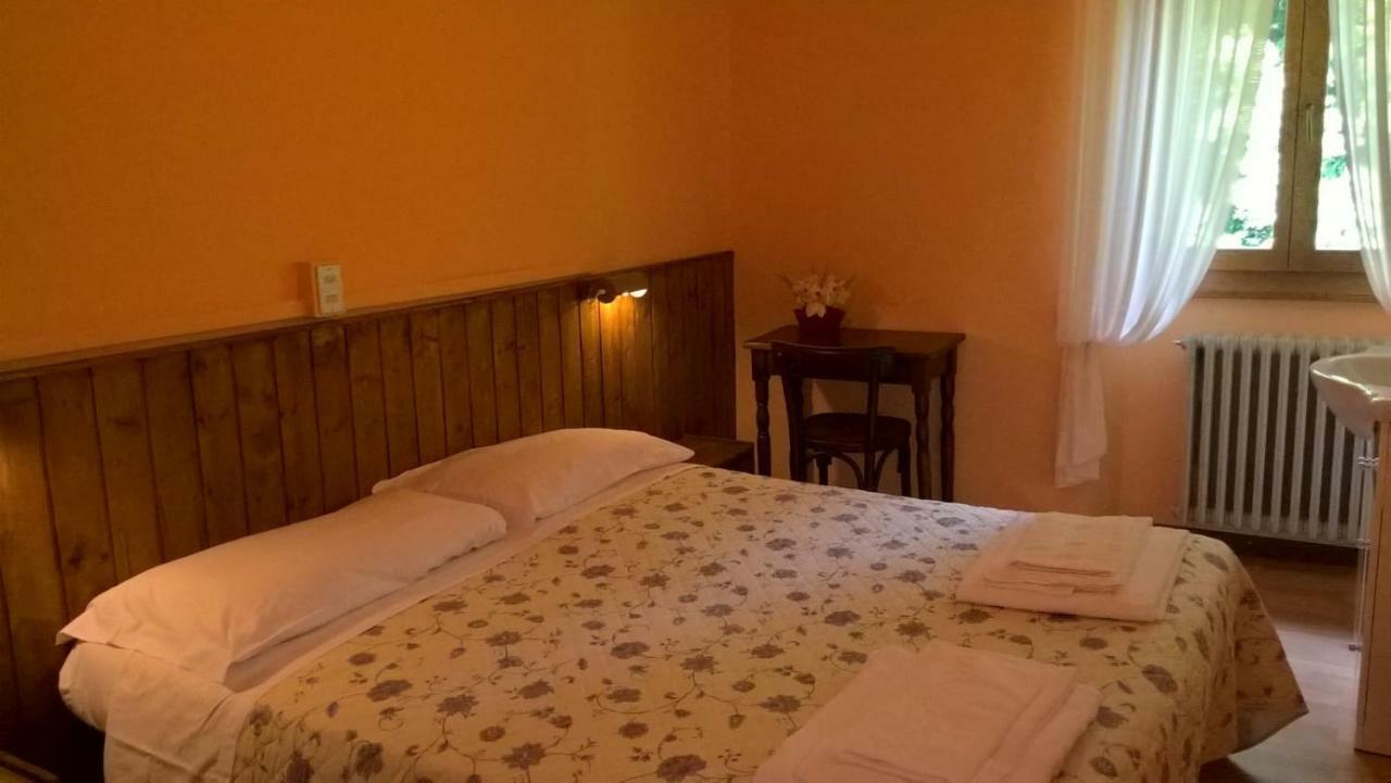 Capanna C.A.O. Hotel Брунате Екстериор снимка